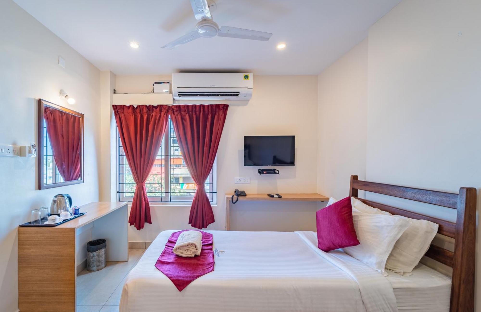 Hotel VI Park - City Centre Pondicherry Exterior foto